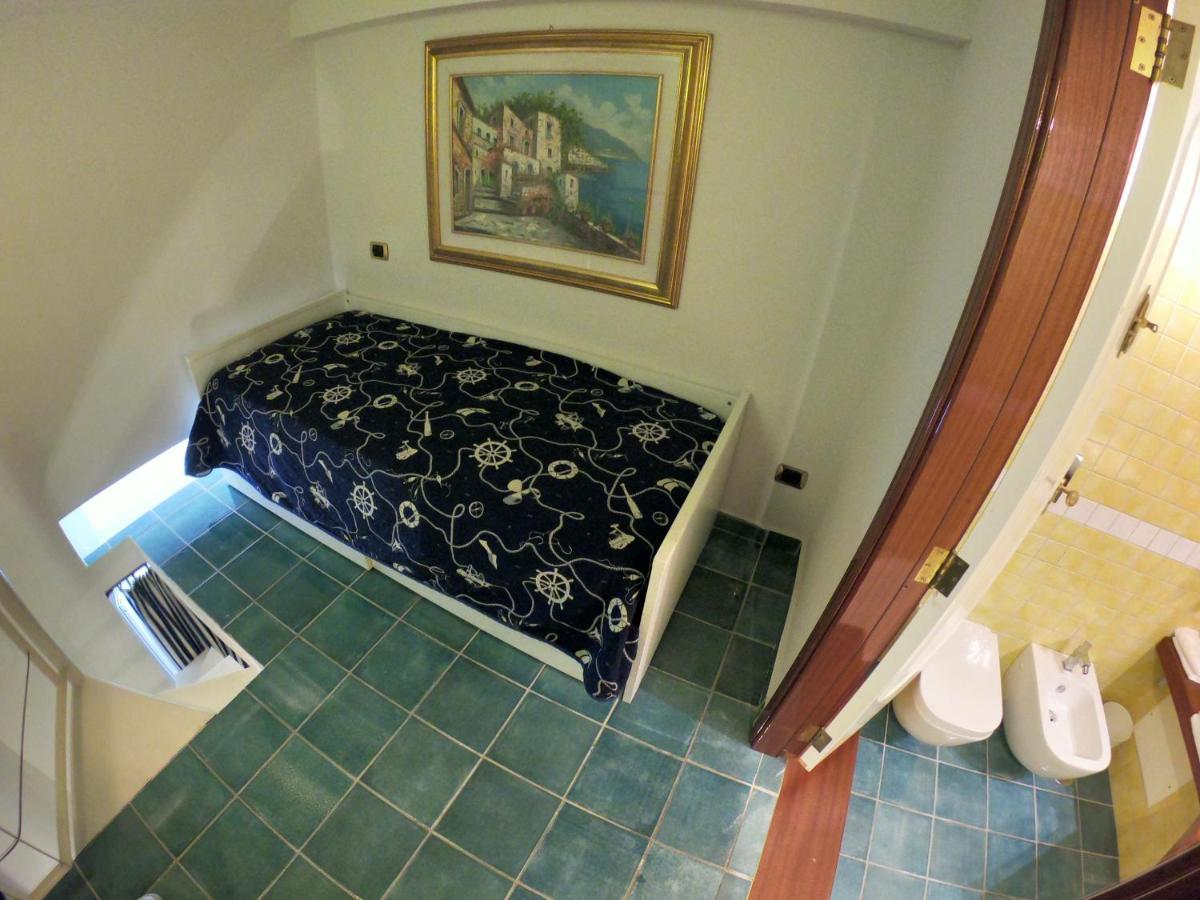 Hotel Ausonia Νάπολη Εξωτερικό φωτογραφία